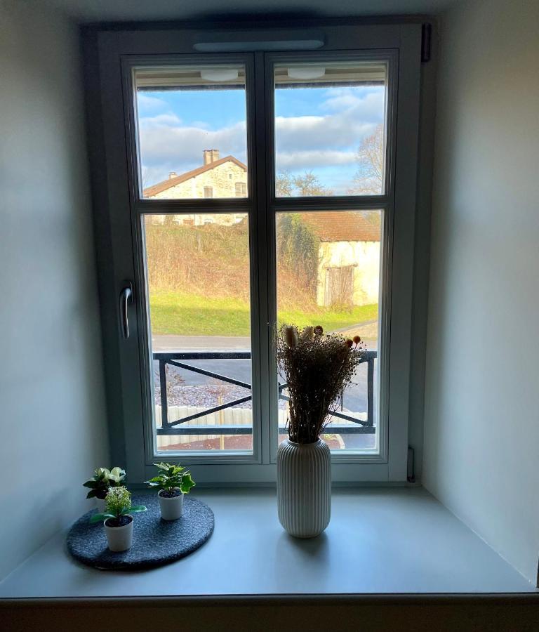 Chez La Rose Luxueuse Cottage Avec Jacuzzi Rouvres-la-Chetive Bagian luar foto