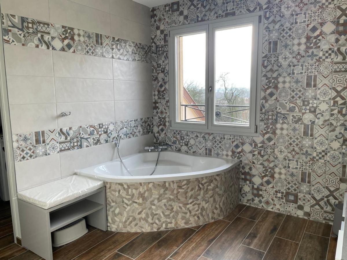 Chez La Rose Luxueuse Cottage Avec Jacuzzi Rouvres-la-Chetive Bagian luar foto