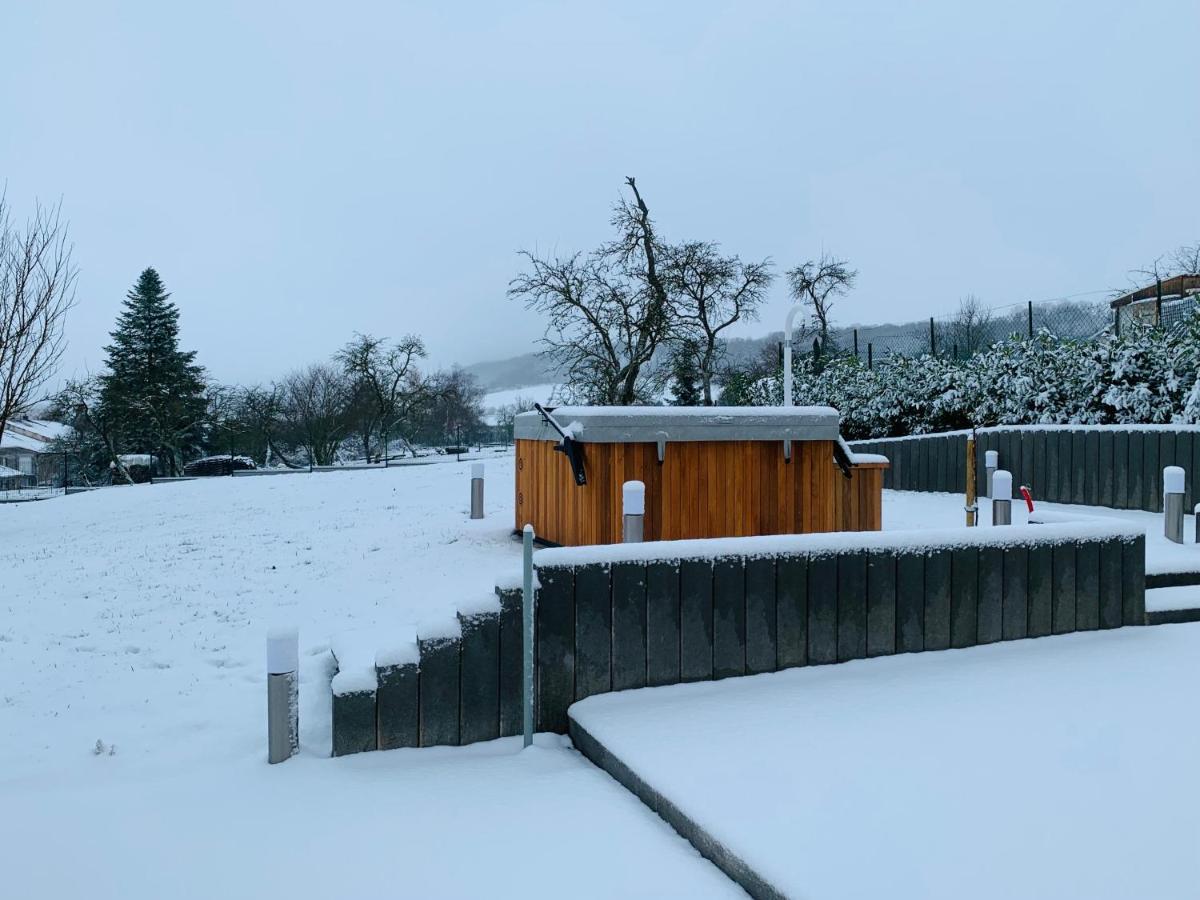 Chez La Rose Luxueuse Cottage Avec Jacuzzi Rouvres-la-Chetive Bagian luar foto