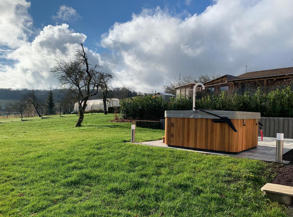 Chez La Rose Luxueuse Cottage Avec Jacuzzi Rouvres-la-Chetive Bagian luar foto