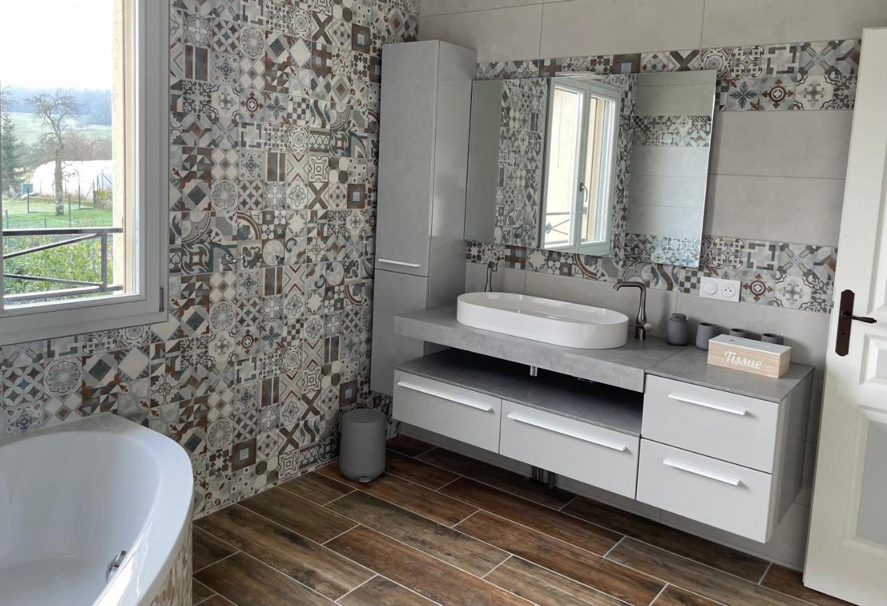 Chez La Rose Luxueuse Cottage Avec Jacuzzi Rouvres-la-Chetive Bagian luar foto