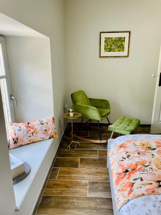 Chez La Rose Luxueuse Cottage Avec Jacuzzi Rouvres-la-Chetive Bagian luar foto